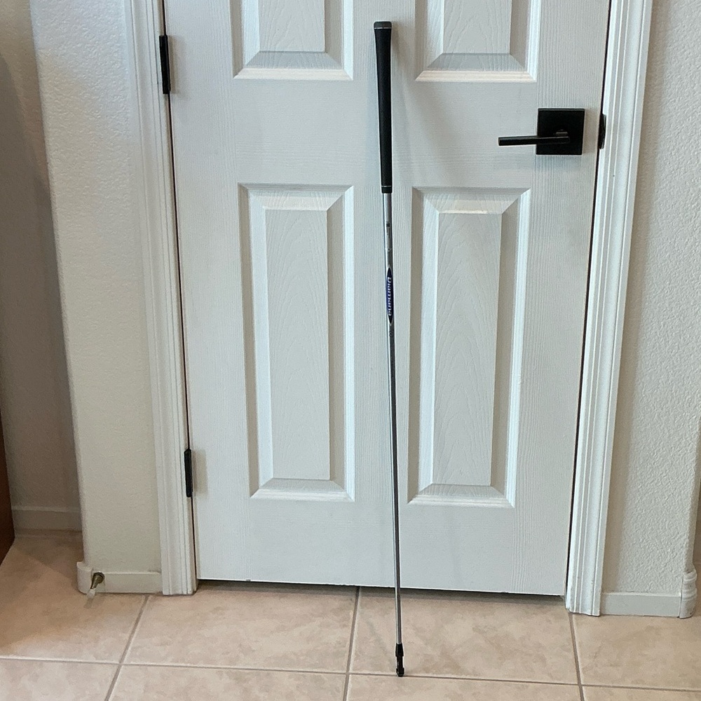 Black and Silver Golf Club Shaft